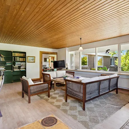 Feriehus Pet Friendly In With Kitchen *